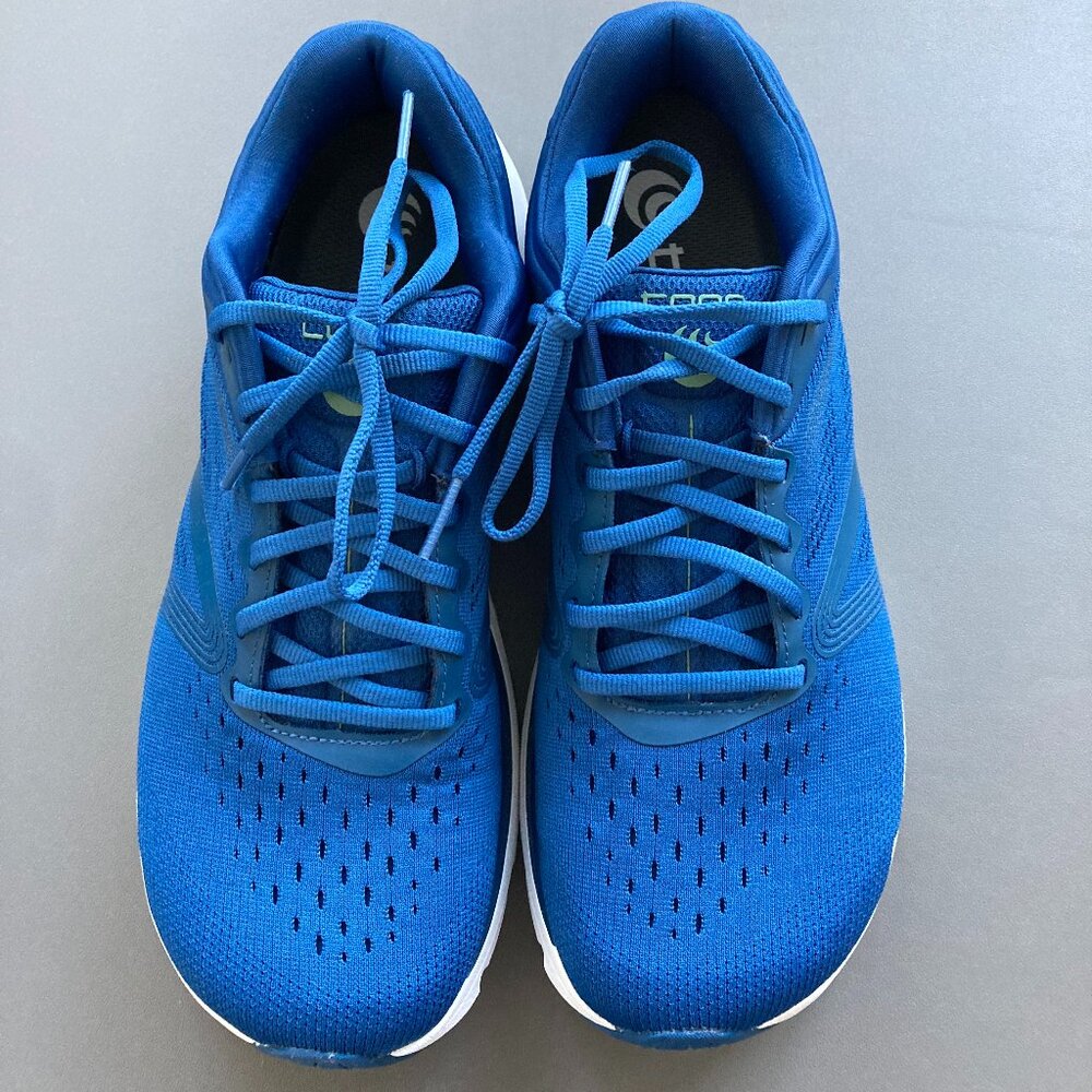 Topo Athletic Magnifly Sneaker - Womens